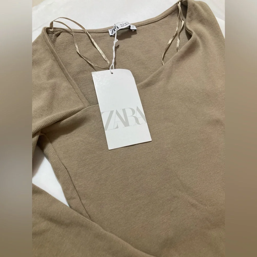 Zara Top - Picture 1 of 3